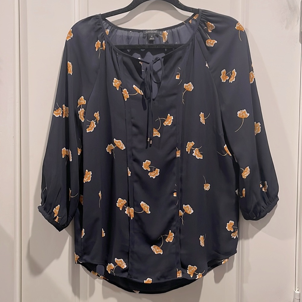 Ann Taylor navy blouse XS